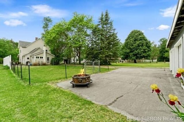 130 W Cherry Street, Wayland City, MI 49348