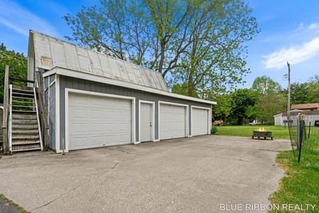 130 W Cherry Street, Wayland City, MI 49348