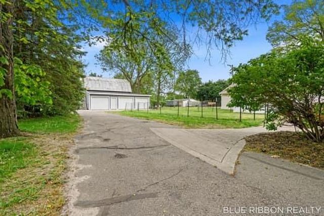 130 W Cherry Street, Wayland City, MI 49348