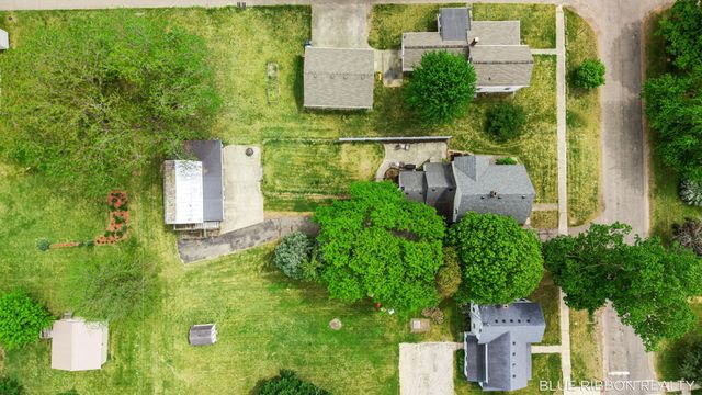 130 W Cherry Street, Wayland City, MI 49348