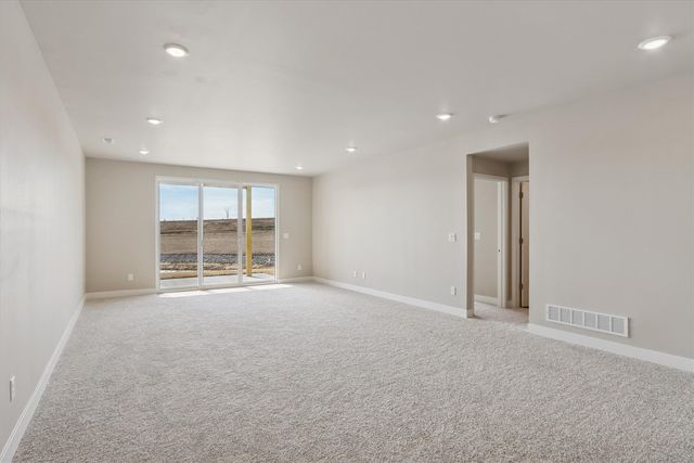 1015 Highland Trail, Solon, IA 52333