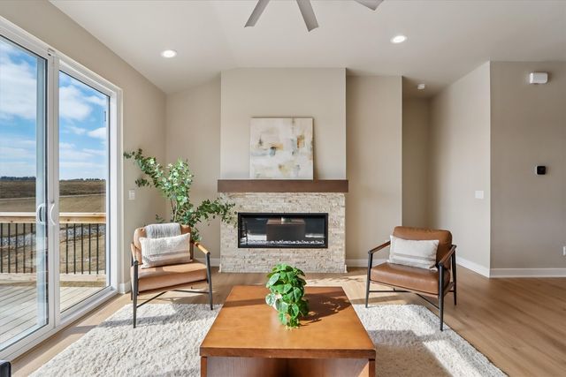 1015 Highland Trail, Solon, IA 52333