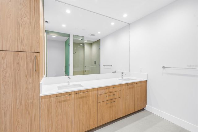 275 1ST AVE S 1608, St Petersburg, FL 33701