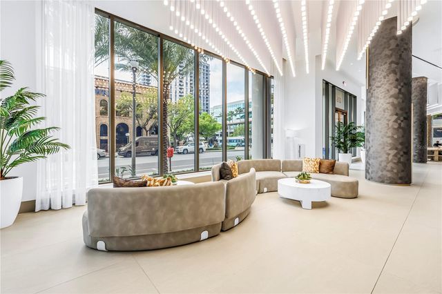 275 1ST AVE S 1608, St Petersburg, FL 33701