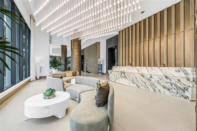 275 1ST AVE S 1608, St Petersburg, FL 33701