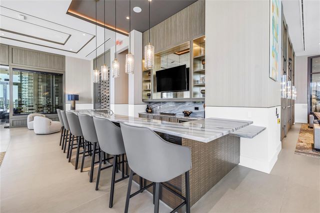 275 1ST AVE S 1608, St Petersburg, FL 33701