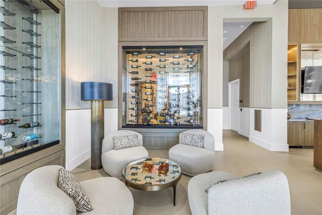 275 1ST AVE S 1608, St Petersburg, FL 33701