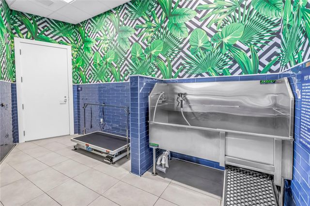 275 1ST AVE S 1608, St Petersburg, FL 33701