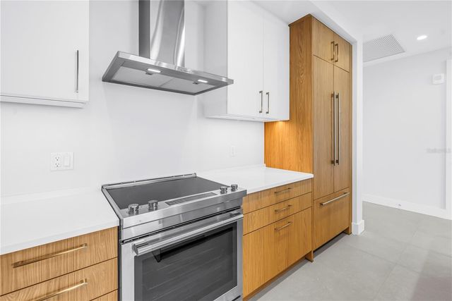 275 1ST AVE S 1608, St Petersburg, FL 33701