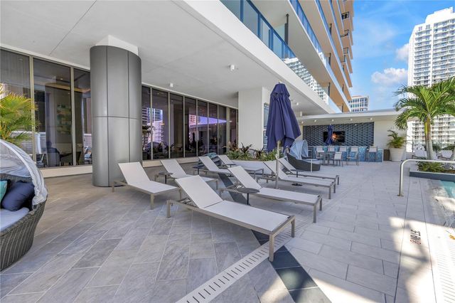 275 1ST AVE S 1608, St Petersburg, FL 33701