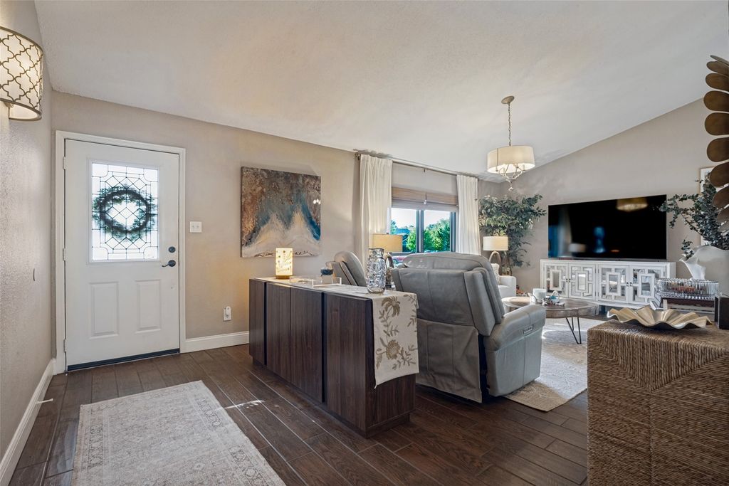 4320 Hillshire Court, Flower Mound, TX 75028 — photo 3