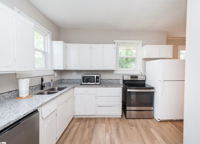 14 Damson Street, Spartanburg, SC 29303