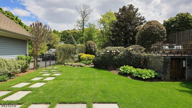 1091 Minisink Way, Westfield Town, NJ 07090