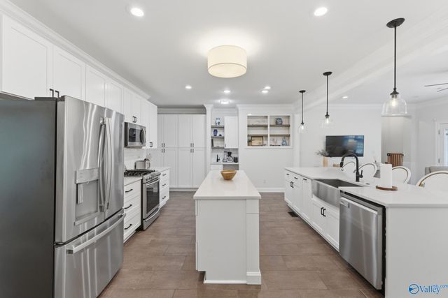 3000 Hampton Cove Way SE, Owens Cross Roads, AL 35763