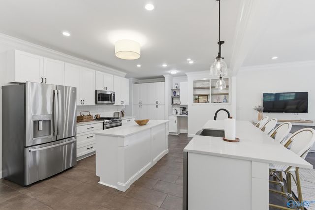 3000 Hampton Cove Way SE, Owens Cross Roads, AL 35763