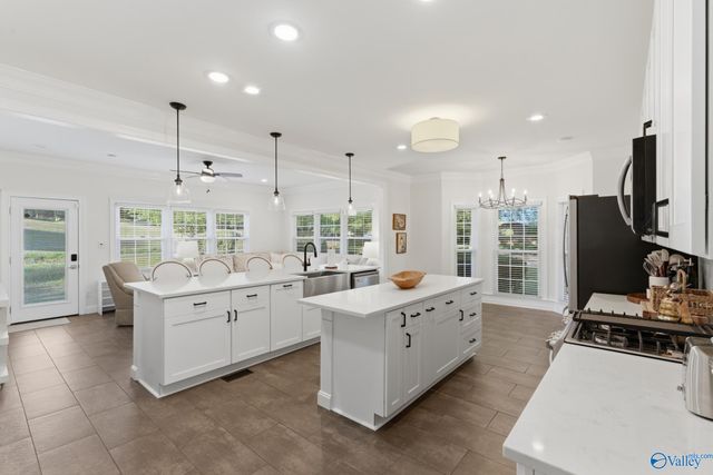 3000 Hampton Cove Way SE, Owens Cross Roads, AL 35763