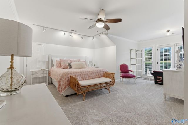 3000 Hampton Cove Way SE, Owens Cross Roads, AL 35763