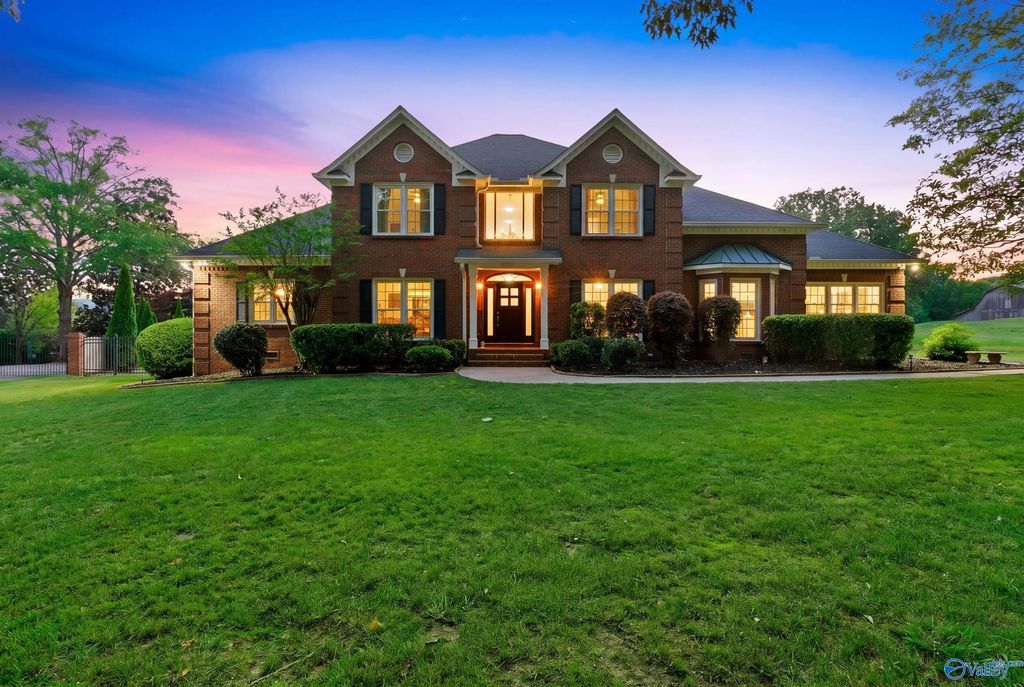 3000 Hampton Cove Way SE, Owens Cross Roads, AL 35763