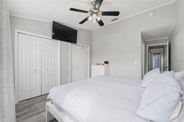 429 KENSINGTON LAKE CIRCLE, Brandon, FL 33511