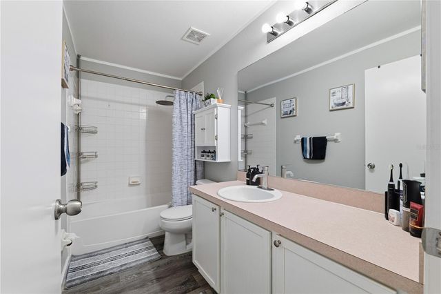 429 KENSINGTON LAKE CIRCLE, Brandon, FL 33511