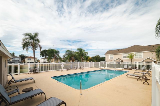 429 KENSINGTON LAKE CIRCLE, Brandon, FL 33511