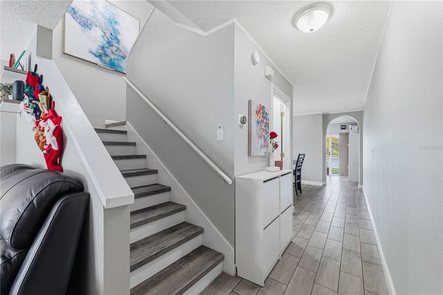 429 KENSINGTON LAKE CIRCLE, Brandon, FL 33511