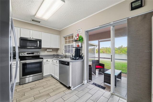 429 KENSINGTON LAKE CIRCLE, Brandon, FL 33511