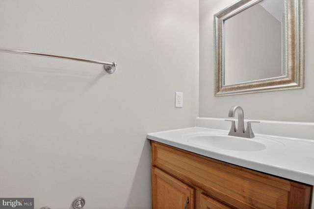 2874 SUTTON OAKS LN, Vienna, VA 22181