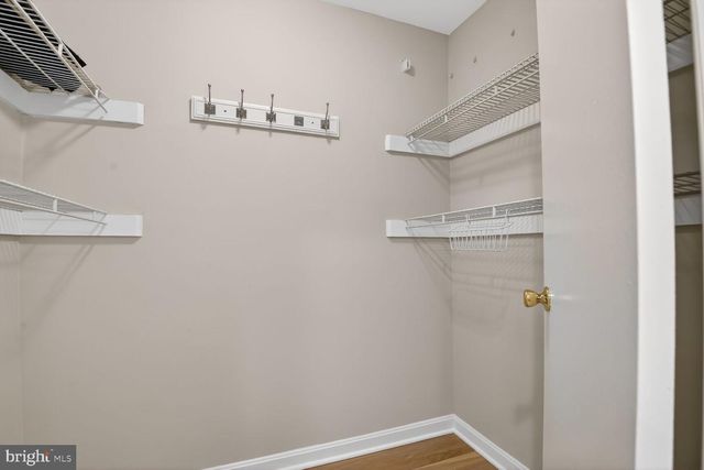 2874 SUTTON OAKS LN, Vienna, VA 22181