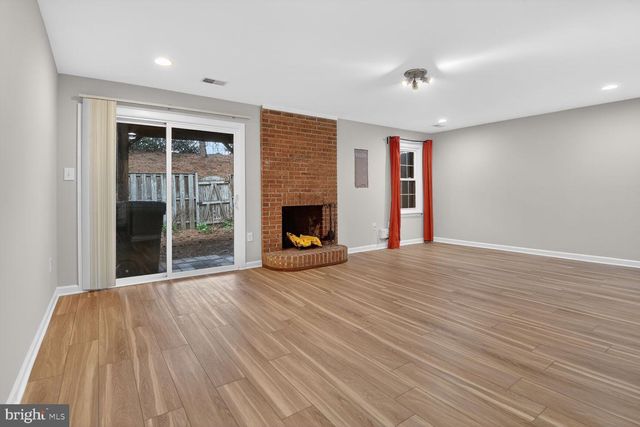 2874 SUTTON OAKS LN, Vienna, VA 22181