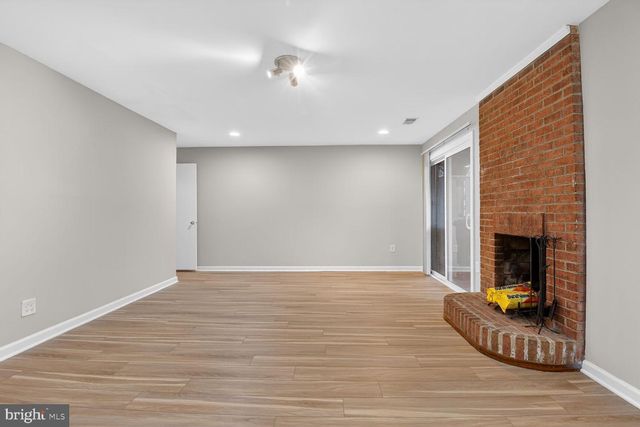 2874 SUTTON OAKS LN, Vienna, VA 22181