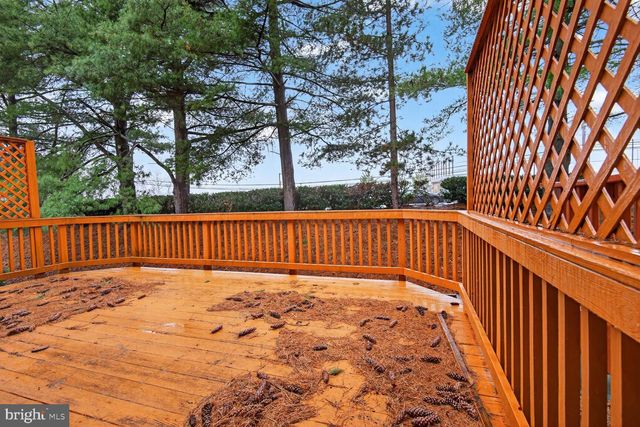 2874 SUTTON OAKS LN, Vienna, VA 22181