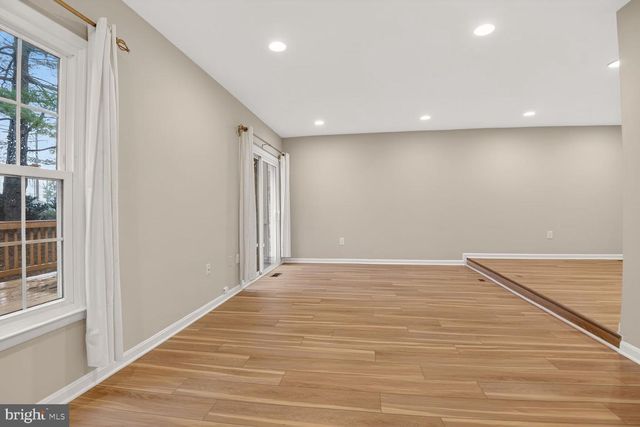 2874 SUTTON OAKS LN, Vienna, VA 22181