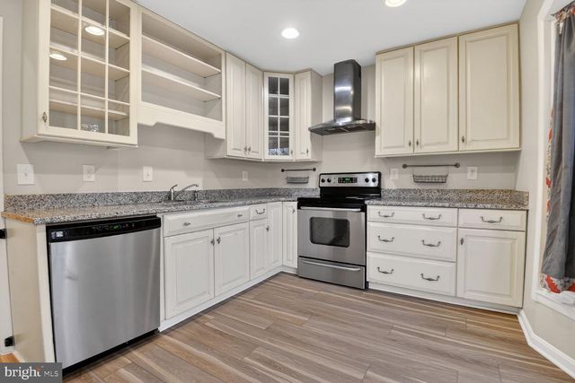 2874 SUTTON OAKS LN, Vienna, VA 22181