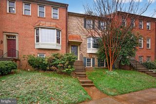 2874 SUTTON OAKS LN, Vienna, VA 22181
