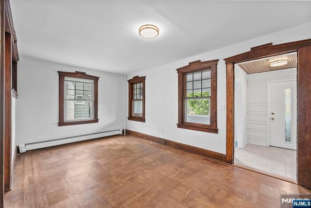 27 8th Street, Ridgefield Park, NJ 07660