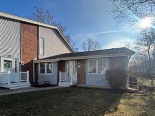 330 Hampton Court A, Bloomingdale, IL 60108