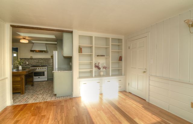 370 S Oriole Trail, Crystal Lake, IL 60014