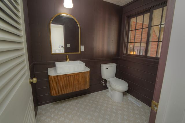 370 S Oriole Trail, Crystal Lake, IL 60014