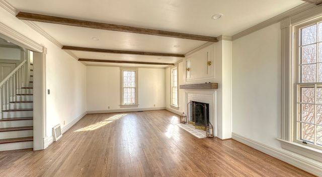 370 S Oriole Trail, Crystal Lake, IL 60014