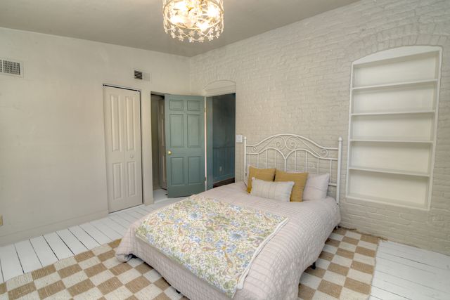 370 S Oriole Trail, Crystal Lake, IL 60014