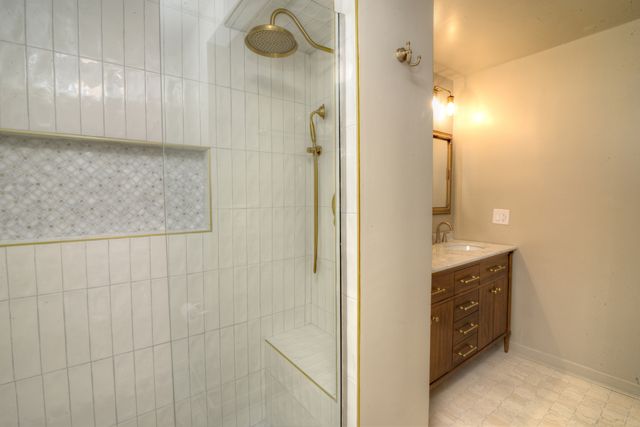 370 S Oriole Trail, Crystal Lake, IL 60014