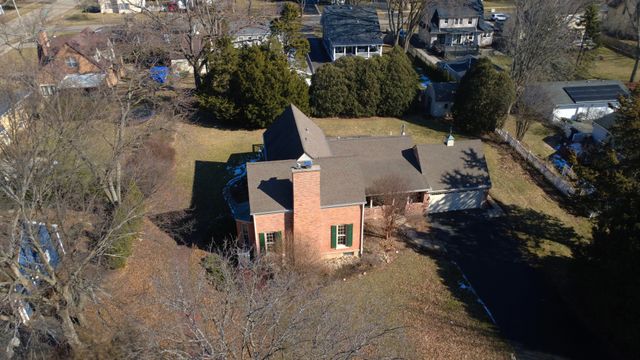 370 S Oriole Trail, Crystal Lake, IL 60014