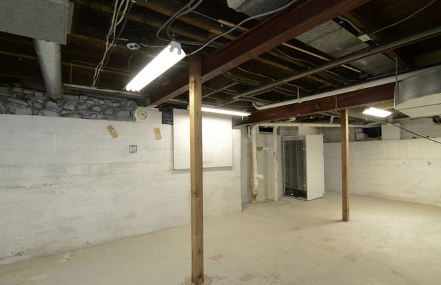 370 S Oriole Trail, Crystal Lake, IL 60014