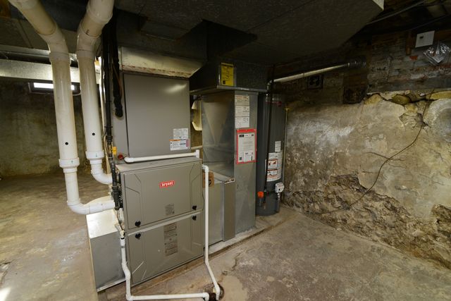 370 S Oriole Trail, Crystal Lake, IL 60014