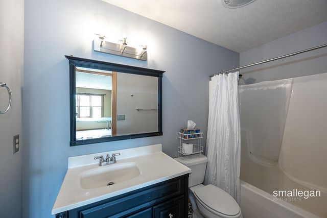 3192 W Sisson Road, Freeport, MI 49325