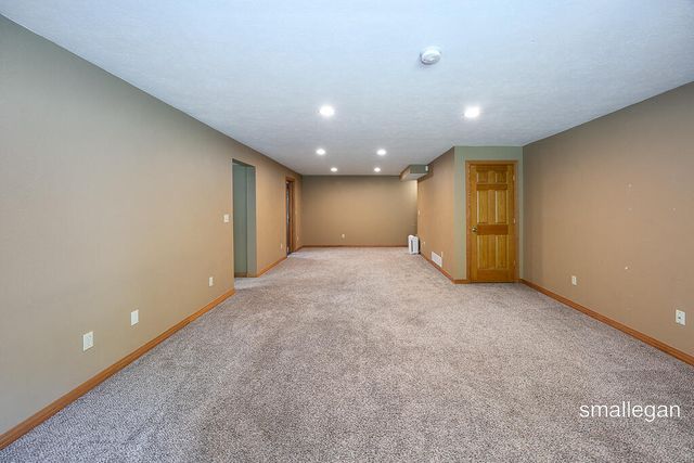 3192 W Sisson Road, Freeport, MI 49325