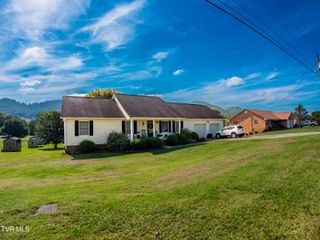 275 Stewart Hills Drive, Rogersville, TN 37857