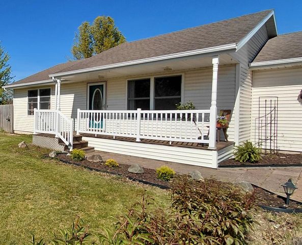 52821 County Road 657, Antwerp Twp, MI 49079