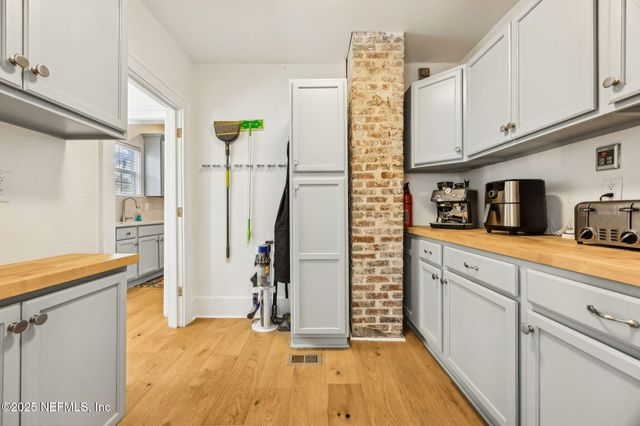 1257 DONALD Street, Jacksonville, FL 32205